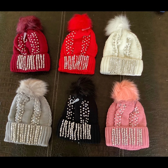 💥HP 3 for $25 🦋 Rhinestone beanie - Woman’s gift - Picture 3 of 5